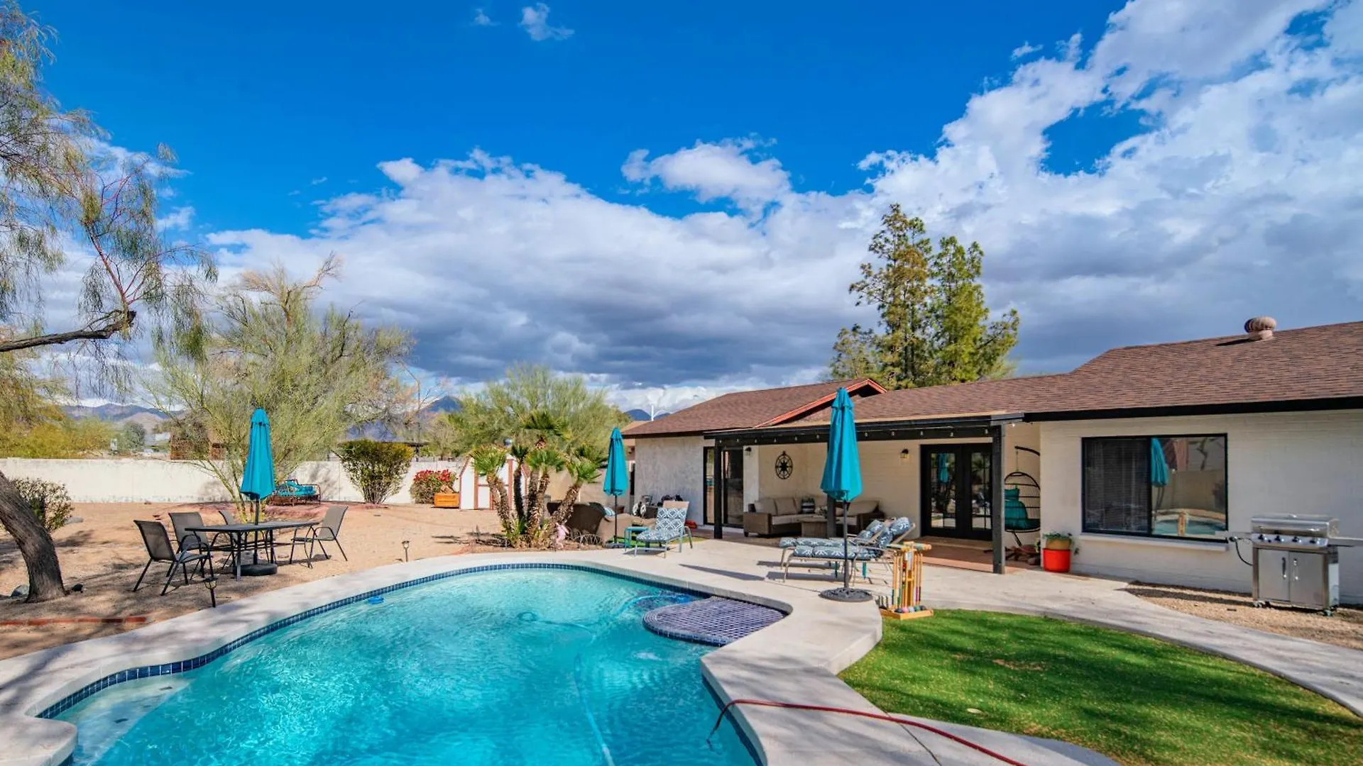 Spacious Scottsdale Villa With Pool, Golf, Game Room, And Two Master Suites