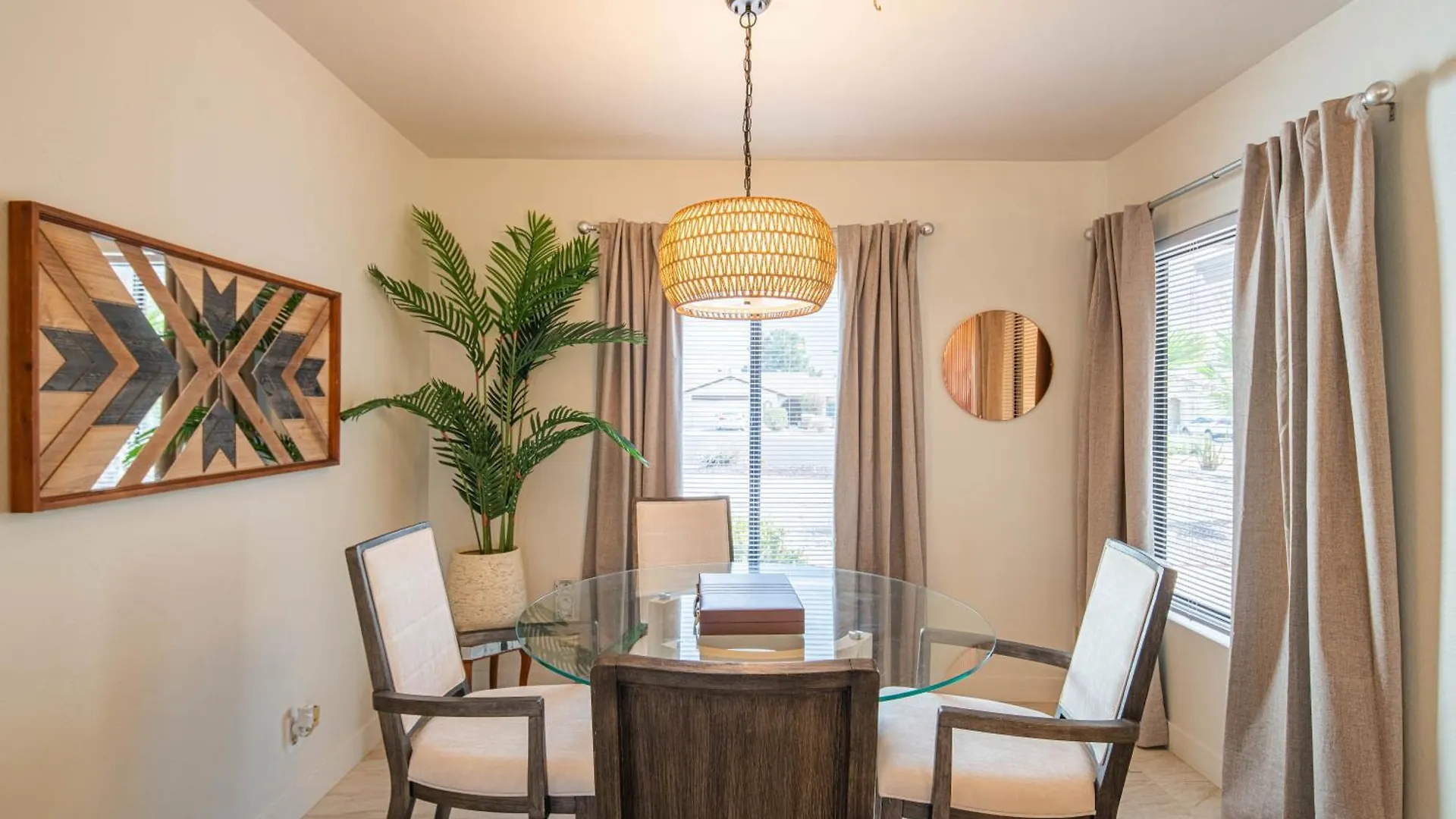 Spacious Scottsdale Villa With Pool, Golf, Game Room, And Two Master Suites 0*,