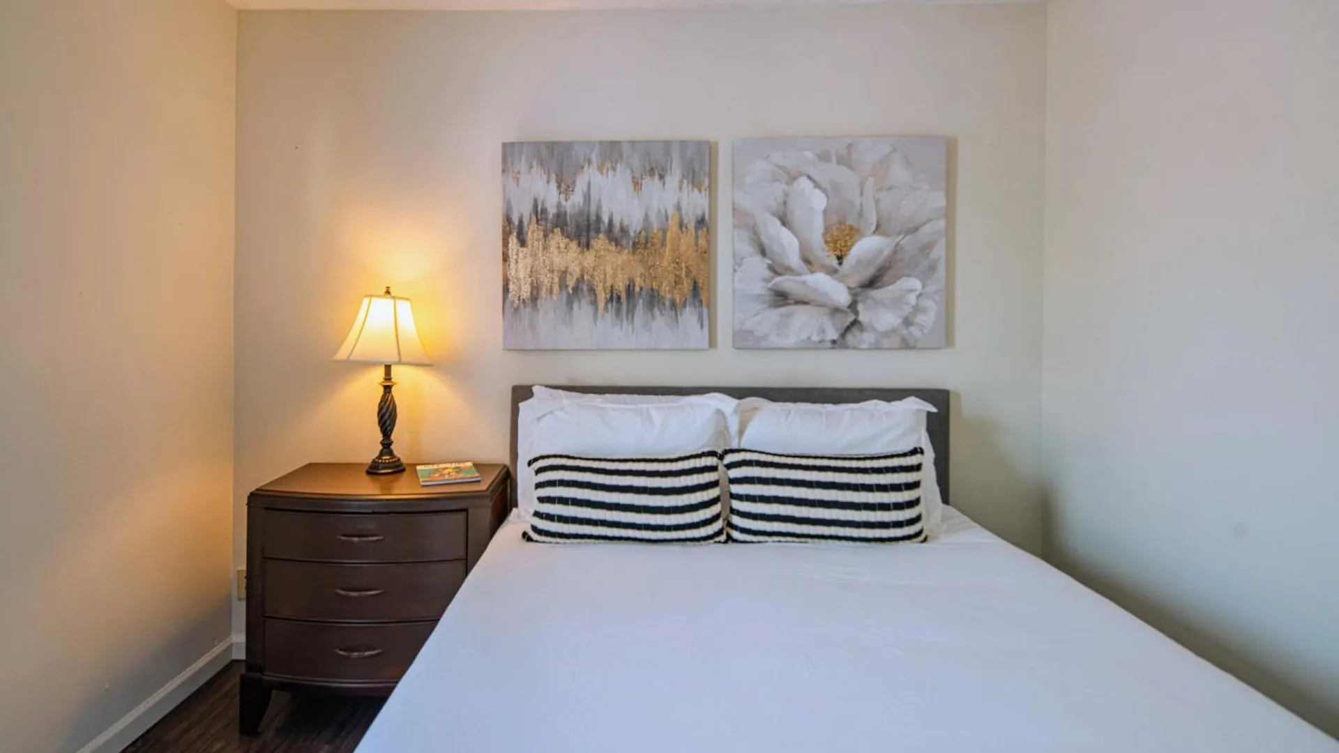 Spacious Scottsdale Villa With Pool, Golf, Game Room, And Two Master Suites